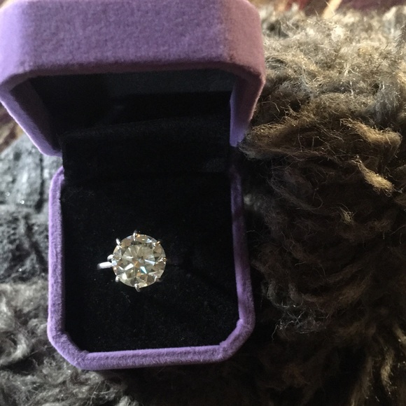 🎈SOLD🎈 7ct Moissanite SSEngagement Ring - Picture 9 of 13